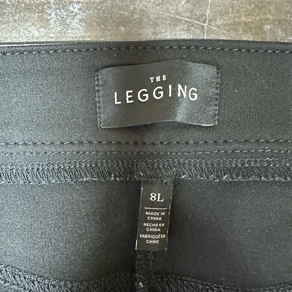 White House Black Market Vegan Leather Front Leggings Size 8 Long- LIKE NEW